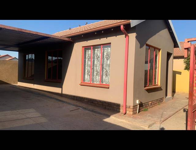 3 BEDROOM HOUSE RENTED IN SOSHANGUVE VV